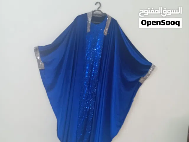 فستان حفلة نيلي مخمل 3 قطع