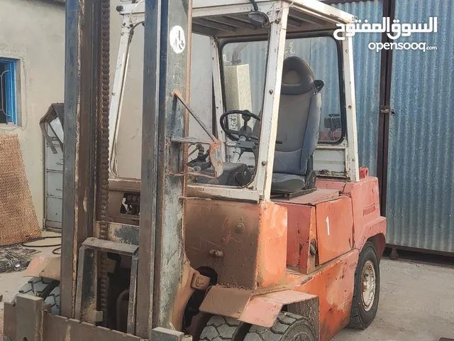 1990 Forklift Lift Equipment in Al Khums