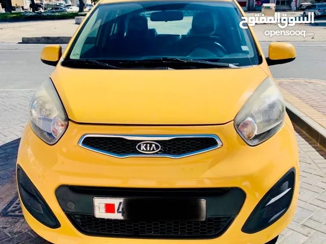 Kia Picanto 2013 yellow color