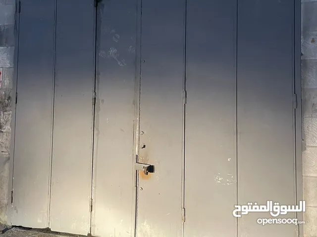 للبيع بالكامل محل تجاري صناعي في موقع مميز جدا