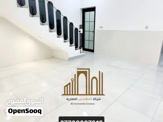 110 m2 4 Bedrooms Townhouse for Rent in Basra Hakemeia