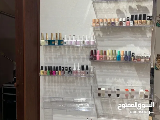 للبيع صالون نسائي في عجمان الروضة 3 على شارع الشيخ عمار