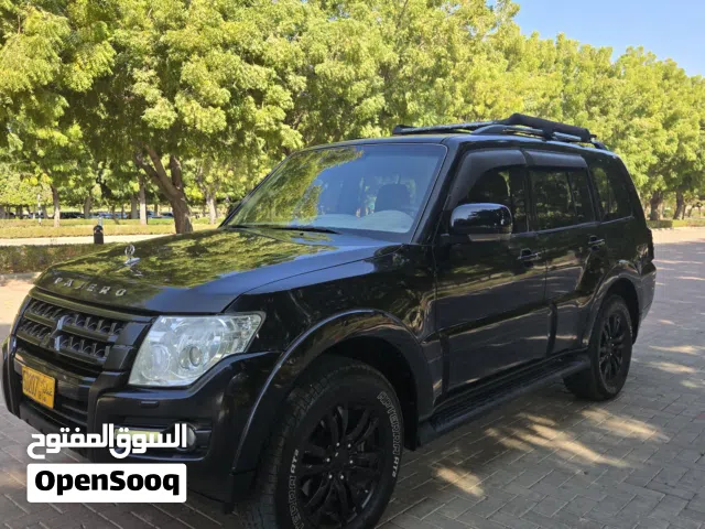 2016 Mitsubishi Pajero GLS Top