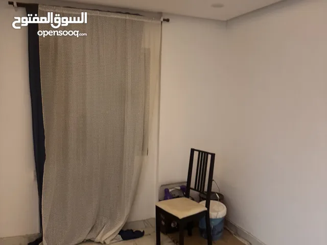 مطلوب غرفة نوم كامله بسعر معقول مع كنبه انترية