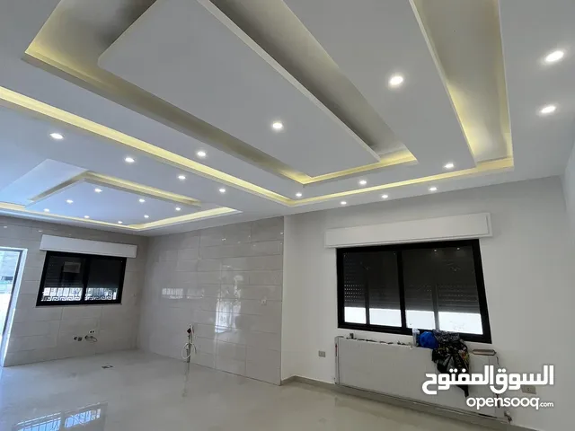 215m2 4 Bedrooms Apartments for Sale in Amman Tla' Ali