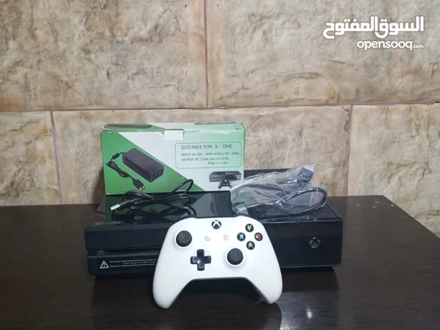 > للبيع Xbox One نظيف جداً  الجهاز بحالة ممتازة   معاه كنترولر أصلي نظيف  معاه كابل HDMI وكابل كهرب