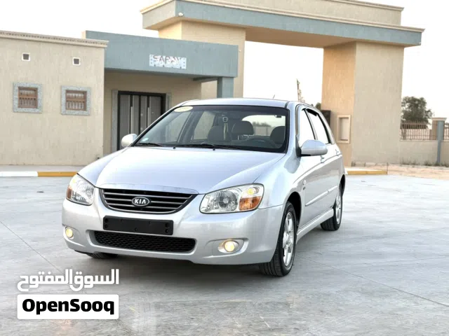 2008 كيا سيراتو Standard