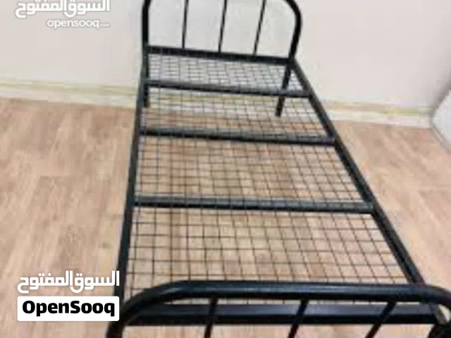 سرير بحالة جيدة جدا