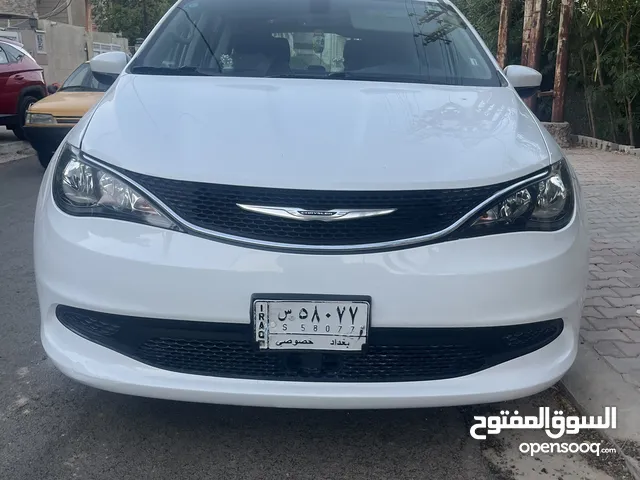 باسيفيكا بانزين 7 راكب بيضاء اللون موديل 2021 حادث خلفي بسيط باسمي السياره ماشيه 100 الف حقيقي
