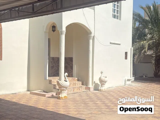 منزل سكني قائم في الرستاق فلج الحديث طابق واحد موقع ممتاز وقريب من المسجد والخدمات للبيـــــــــــــ