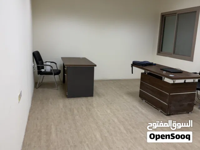 مكاتب تجارية للإيجار في موقع استراتيجي فقط 60 دينار