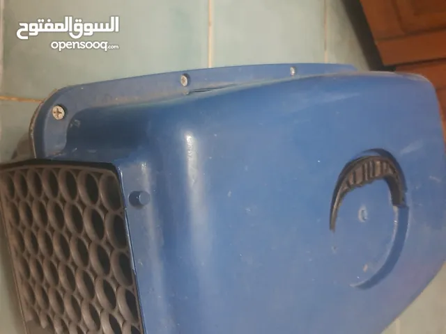 للبيع بوكس لنقل القطط كبير لونه ازرق غامق