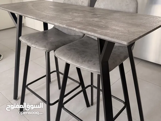 للبيع طاولة بار