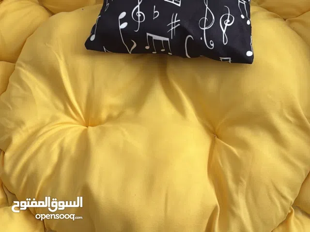 فراش  طفل استعمل لجلسة تصوير واحدة