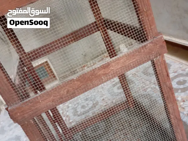 قفص كبير خشبي