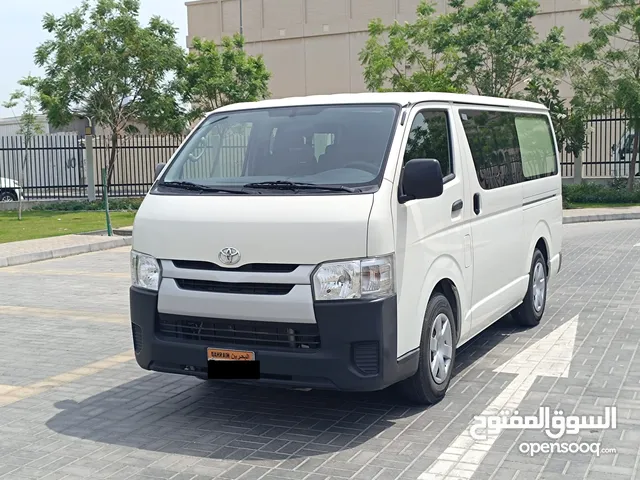 TOYOTA HIACE CARGO 2021- 6 SEATER CARGO VAN