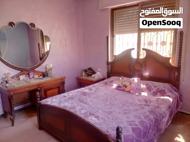 يوجد غرفة نوم + محمص