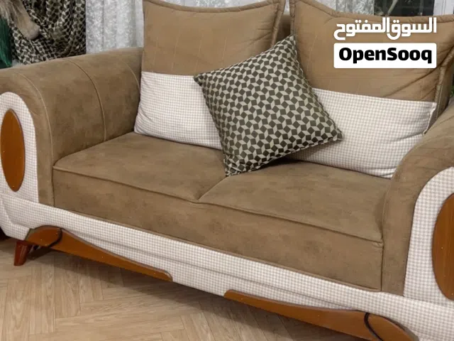 قنفات عشر مقاعد للبيع مستعمل نظيفات لون عسلي على بيج