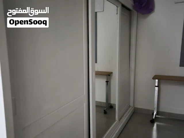 خزانة زان كبيرة للبيع