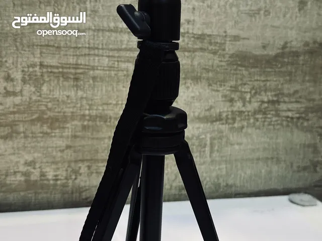 متوفر ثلاث ستاندات كاميرات مستخدمين استخدام نظيف جدا