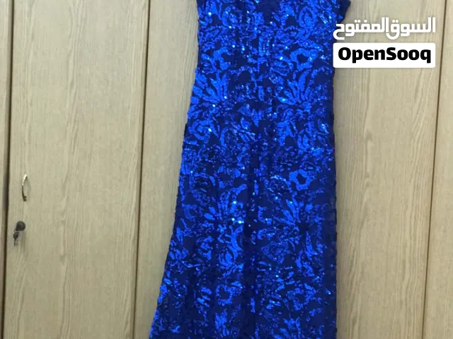 فستان تقيل شريته ب 100 رح ابيعه بأقل من النص