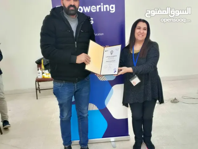 استاذ لغه انجليزيه توجيهي 2008 خبره طويله بالتدريس عمان والزرقاء