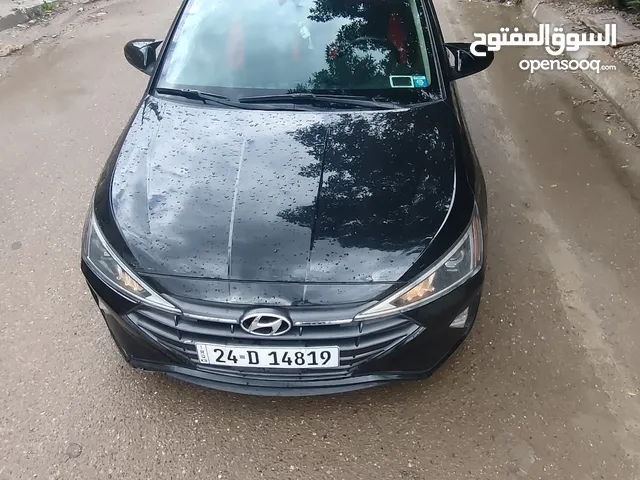 Hyundai Elantra SE in Baghdad
