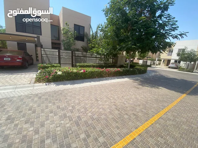 بيع فلل مساحه كبيره