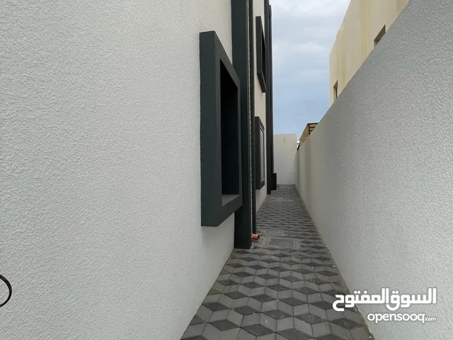 275 m2 5 Bedrooms Villa for Sale in Muscat Al Khoud
