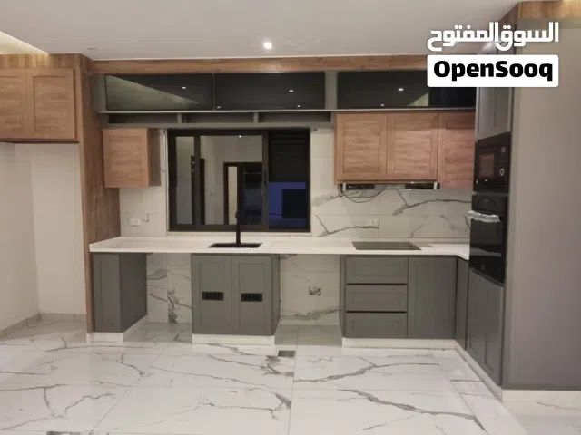 شقة فاخرة للإيجار مودرن -مطبخ مجهز بالكامل - قريبة من الخدمات - منطقة هادئة