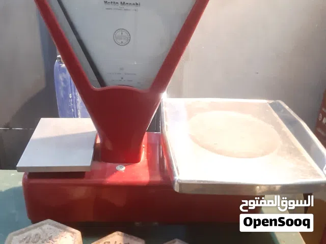 ميزان إيطالي شبه جديده استعمال بسيط