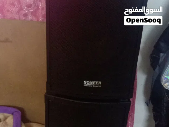 للبيع إستعمال 3 أسابيع جوز سماعات 12 أنش مع جهاز وكله 100 دينار