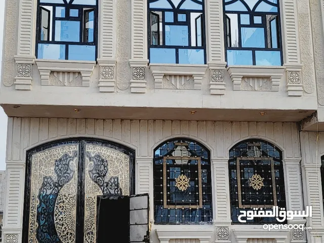 88 m2 4 Bedrooms Townhouse for Sale in Sana'a Western Geraf