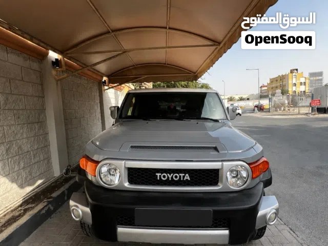 FJ Cruiser 2016 – Excellent Condition  تويوتا إف جي كروزر 2016 – بحالة ممتازة
