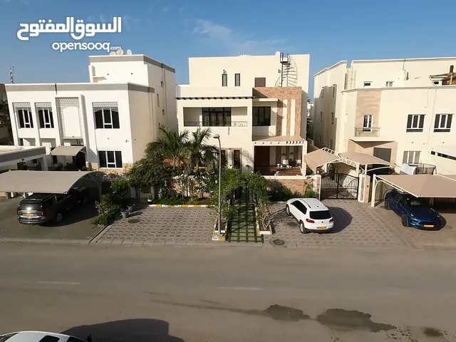 600 m2 More than 6 bedrooms Villa for Sale in Muscat Al-Hail