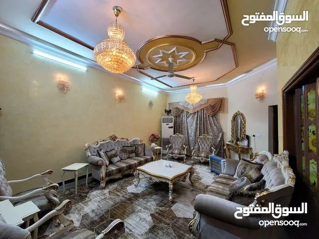 250 m2 More than 6 bedrooms Townhouse for Rent in Basra Asatidha