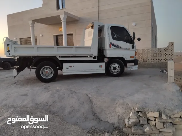 Tipper Hyundai 2009 in Zarqa