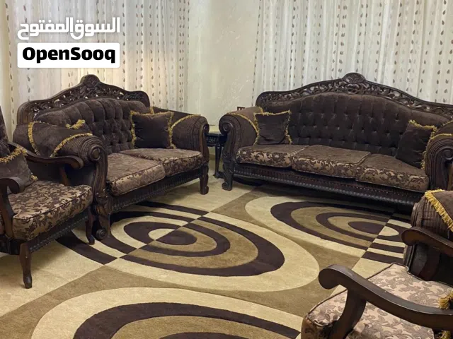 كنب جلوس مستعمل يتكون من 9 مقاعد