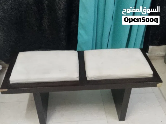 كرسي صغير خشبي