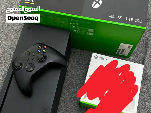 سيريس اكس شبه جديد مع كامل ملحقاته وحسابات مشتركه للبيع