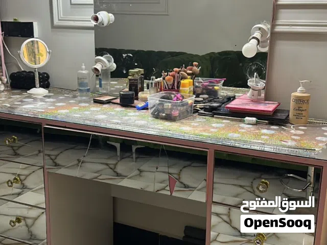 ميز صالون حلاقه نسائي عدد 2