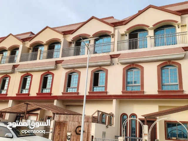 شامل توصيل كهرباء والماء دخل سنوي صافي 45000 درهم اطلاله مفتوحه تملك حر لجميع الجنسيات