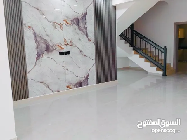 فرصة مميزة للبيع فيلا جديدة في المعبيلة الثامنة