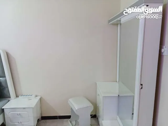 18m2 3 Bedrooms Apartments for Rent in Aden Other