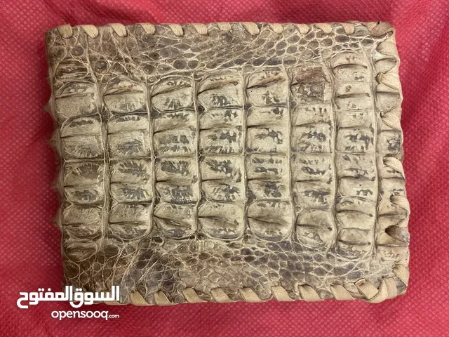 محفظه رجاليه مصنوعه يدويا من جلد التمساح---handmade crocodile leather wallet