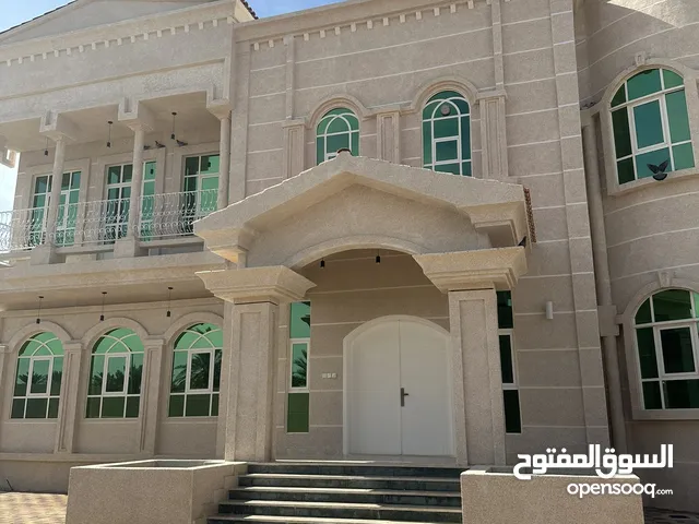 100 m2 More than 6 bedrooms Villa for Sale in Al Ain Al Markhaniya