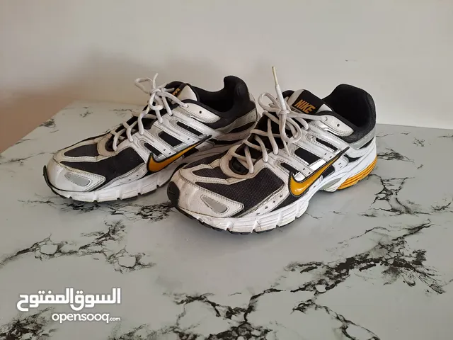 بوط رياضي نايكي فيتنامي