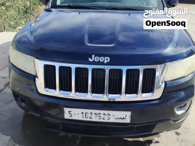 جيب قراند شيروكي 2012 محرك v6 36 رباعي السيارة زوز مفاتيح محرك تكييف كربون صالة ماشية 228 الف كيلوا