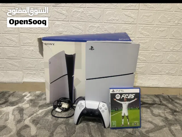 بلاي ستيشن 5 سليم مستعمل خفيف مع كل اغراضها والاستاندر ويد اصليه وسدي اصلي استعمال 3اشهر