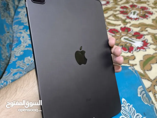 Apple iPad pro 5 128 GB in Basra